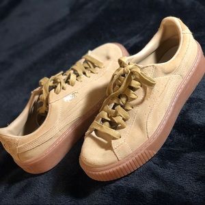 Puma suede oatmeal platform creepers